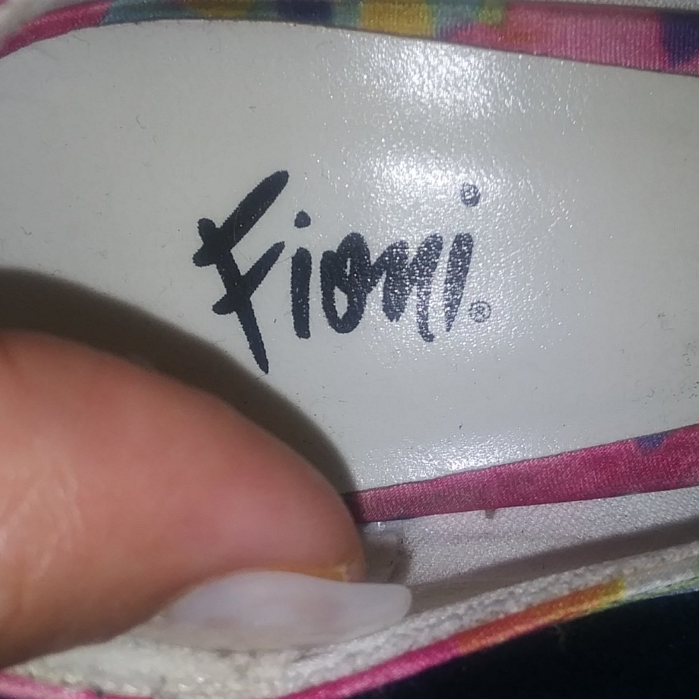 Heels - Picture 3 of 4